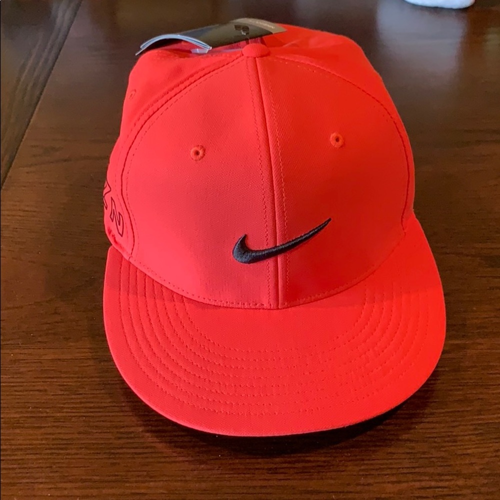 Nike Golf  XS/SM Flex Fit hats NWT
